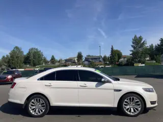 2018 Ford Taurus Limited