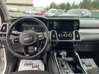 2022 Kia Sorento LX