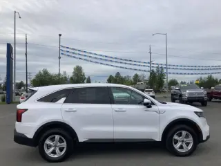 2022 Kia Sorento LX