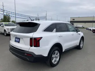 2022 Kia Sorento LX