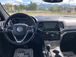 2022 Jeep Grand Cherokee WK Laredo E