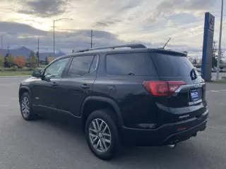 2017 GMC Acadia SLE-2