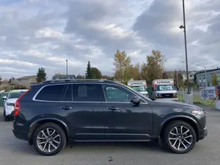 2017 Volvo XC90 T6 Momentum