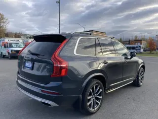 2017 Volvo XC90 T6 Momentum