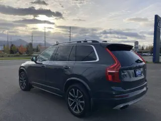 2017 Volvo XC90 T6 Momentum