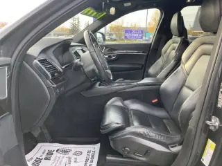 2017 Volvo XC90 T6 Momentum
