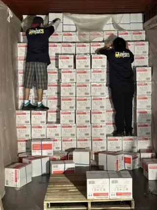 Trabajo de bodega y desgargar
