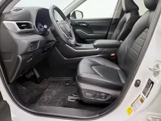 Toyota Highlander 2022 AWD XLE 4dr SUV