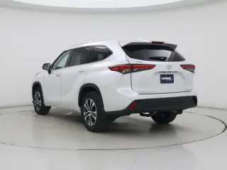 Toyota Highlander 2022 AWD XLE 4dr SUV