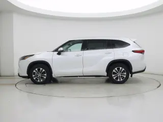 Toyota Highlander 2022 AWD XLE 4dr SUV