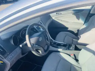 2013 Hyundai Sonata Hybrid