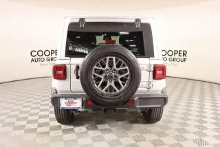 Jeep Wrangler 2024 4x4 Sahara 4dr SUV