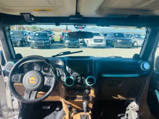 2011 Jeep Wrangler Unlimited Sahara