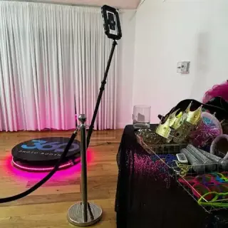 UNIVERSAL S PHOTO BOOTH