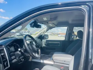 2016 RAM 1500 SLT