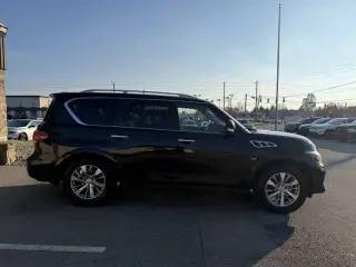 2017 Infiniti QX80