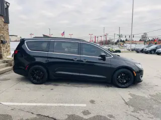 2017 Chrysler Pacifica Touring Plus