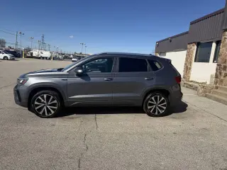 2024 Volkswagen Taos
SE