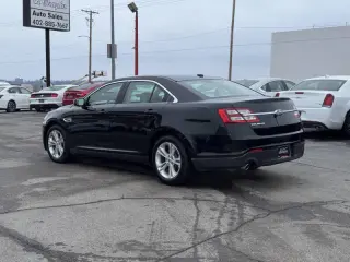 2017 Ford Taurus SE