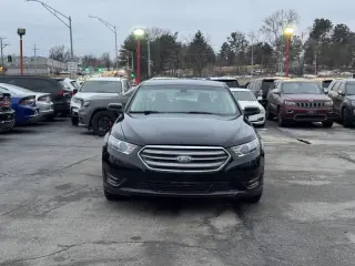 2017 Ford Taurus SE