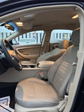2017 Ford Taurus SE