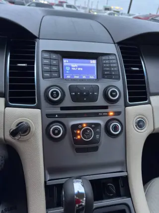 2017 Ford Taurus SE
