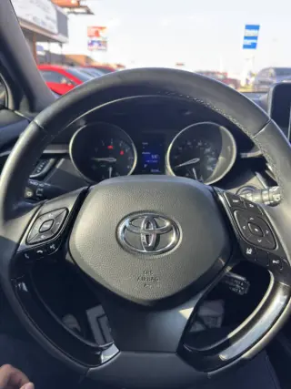 2018 Toyota C-HR XLE Premium