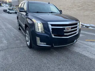 2018 Cadillac Escalade Luxury