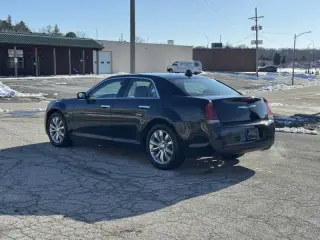 2017 Chrysler 300 C