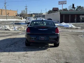 2017 Chrysler 300 C