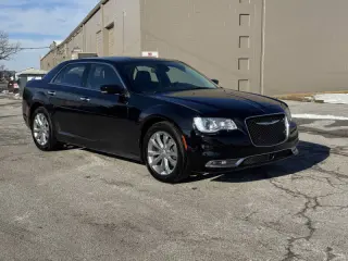 2017 Chrysler 300 C