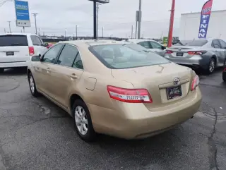 2011 Toyota Camry LE