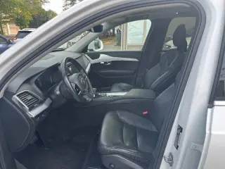 2017 Volvo XC90 T6 Momentum
