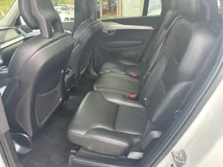 2017 Volvo XC90 T6 Momentum