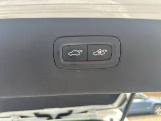 2017 Volvo XC90 T6 Momentum