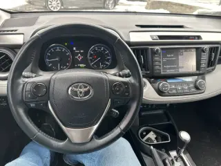 2017 Toyota RAV4 Platinum