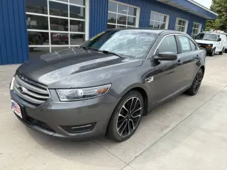 2018 Ford Taurus SEL