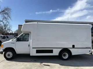 2006 Ford E-Series E-450 SD