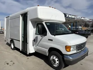 2006 Ford E-Series E-450 SD