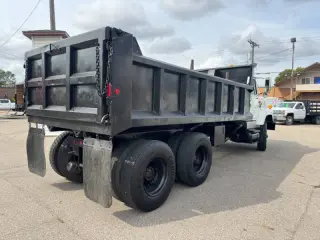 2002 International 2654