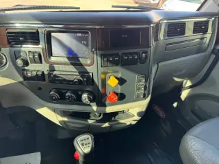 2018 Peterbilt 579