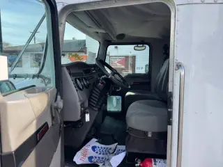 2008 Kenworth T300