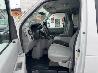 2012 Ford E-Series E-350 SD XLT
