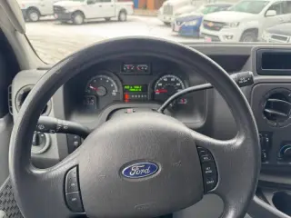 2012 Ford E-Series E-350 SD XLT