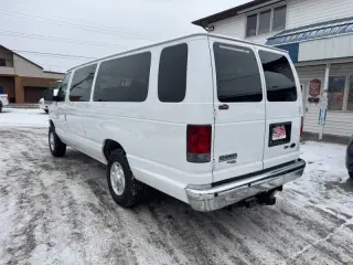 2012 Ford E-Series E-350 SD XLT
