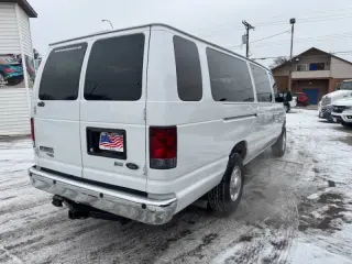 2012 Ford E-Series E-350 SD XLT
