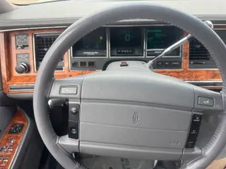 1993 Lincoln Town Car Cartier