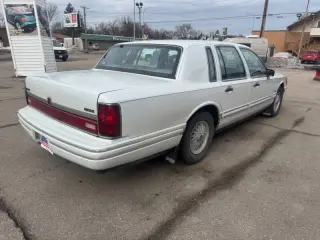 1993 Lincoln Town Car Cartier
