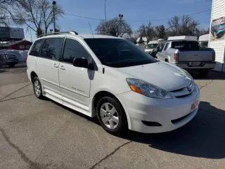 2008 Toyota Sienna LE 7-Passenger