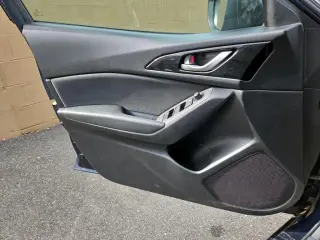 Mazda Mazda3 2016 i Sport sedán 4 puertas 6M